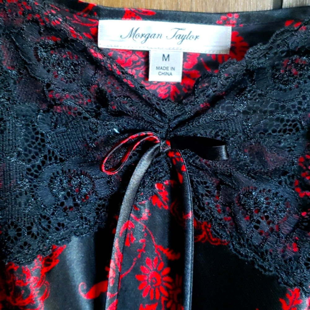 Intimate Set - Picture 4 of 5